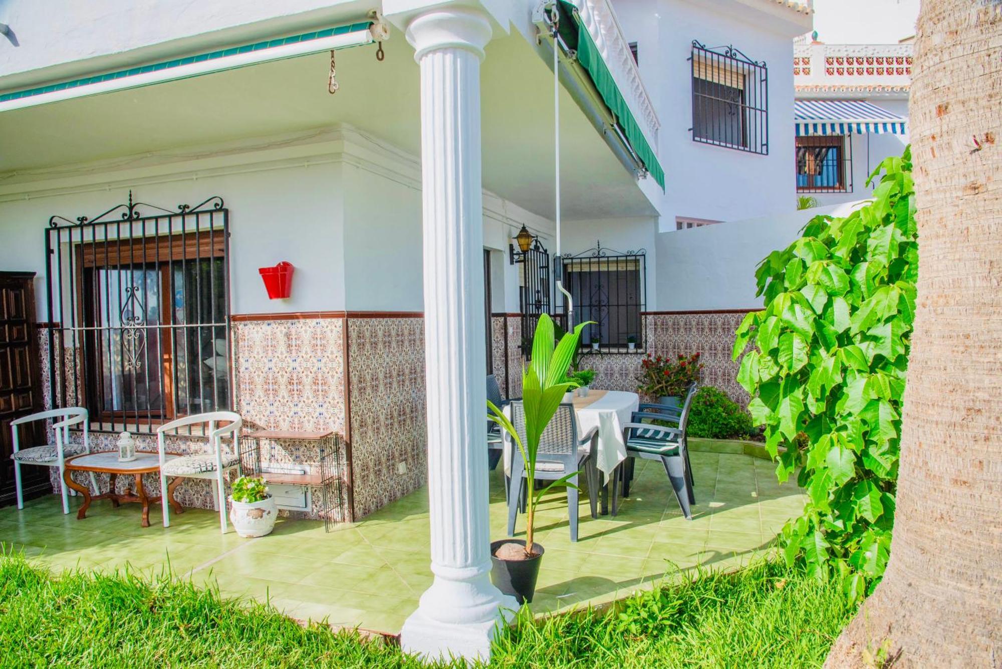 Villa Torrecilla En El Centro De Nerja - South Costa Luaran gambar